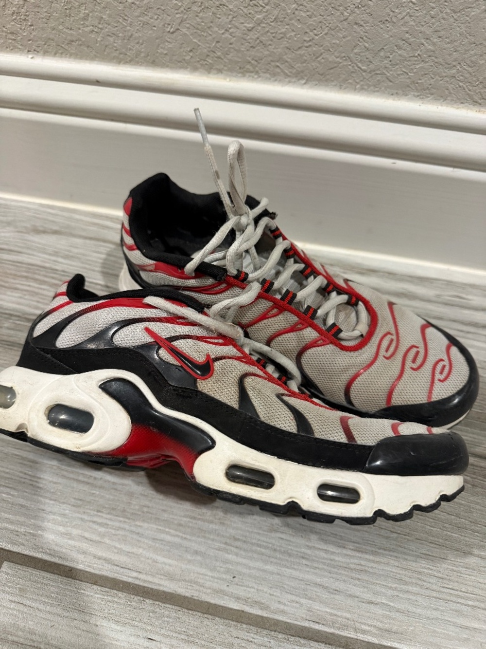 NIKE BOYS SHOES